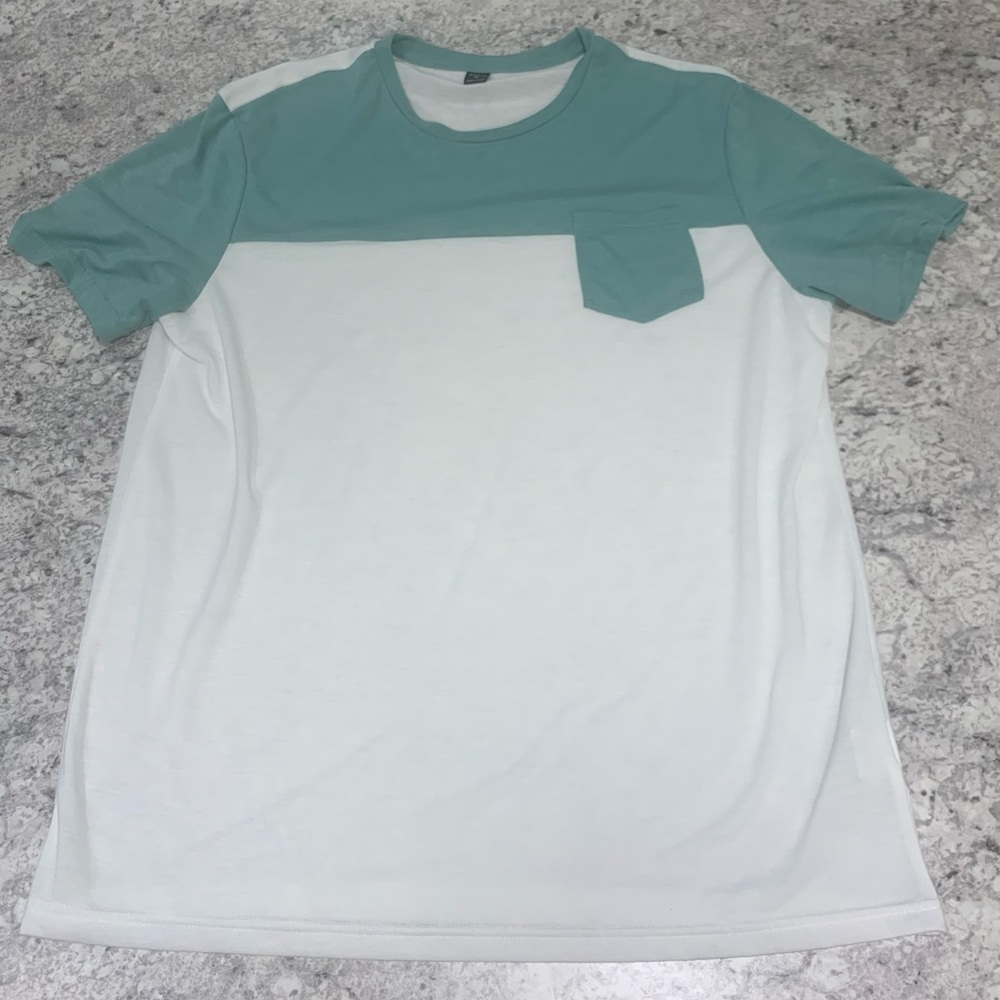 Mens color block Xl t-shirt with pocket